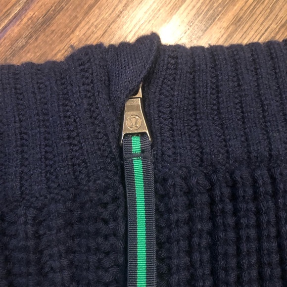 Lululemon Falling Freely Neck Warmer - Picture 6 of 11